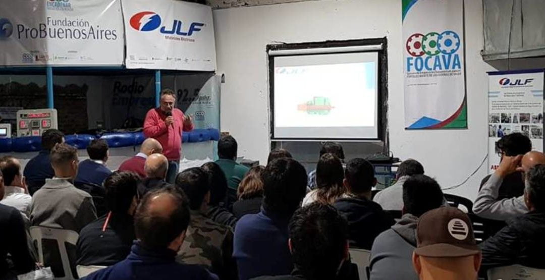 Charla sobre Eficiencia Energética