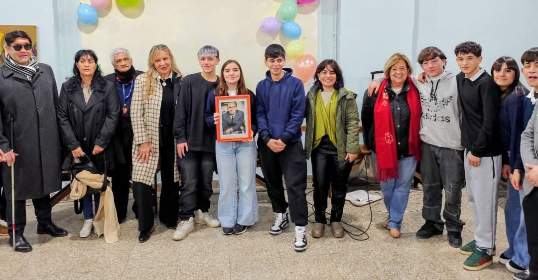 Enrique Shaw en Quilmes: Donan imagen y libros al Colegio Perpetuo Socorro